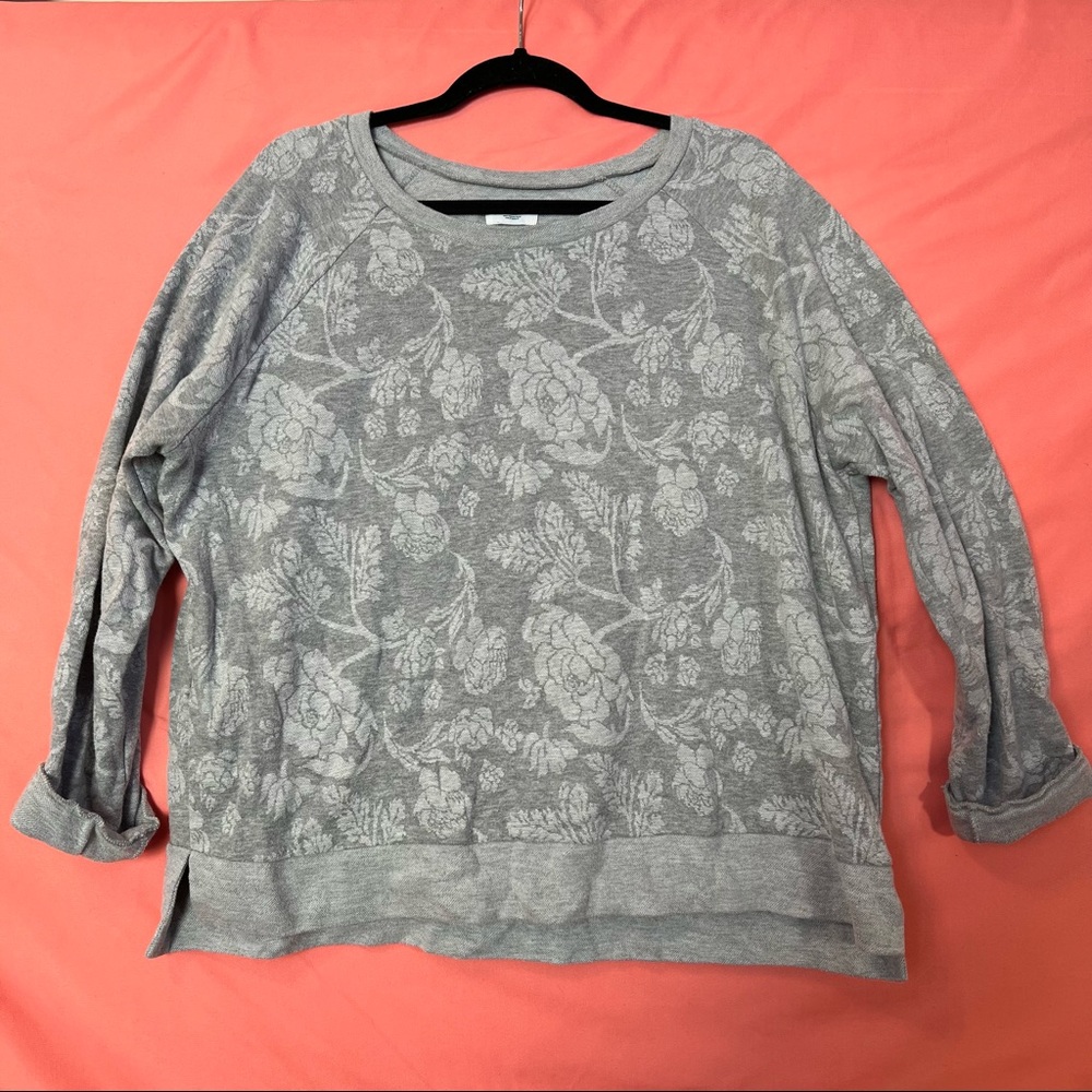 Gray old navy sweatshirt